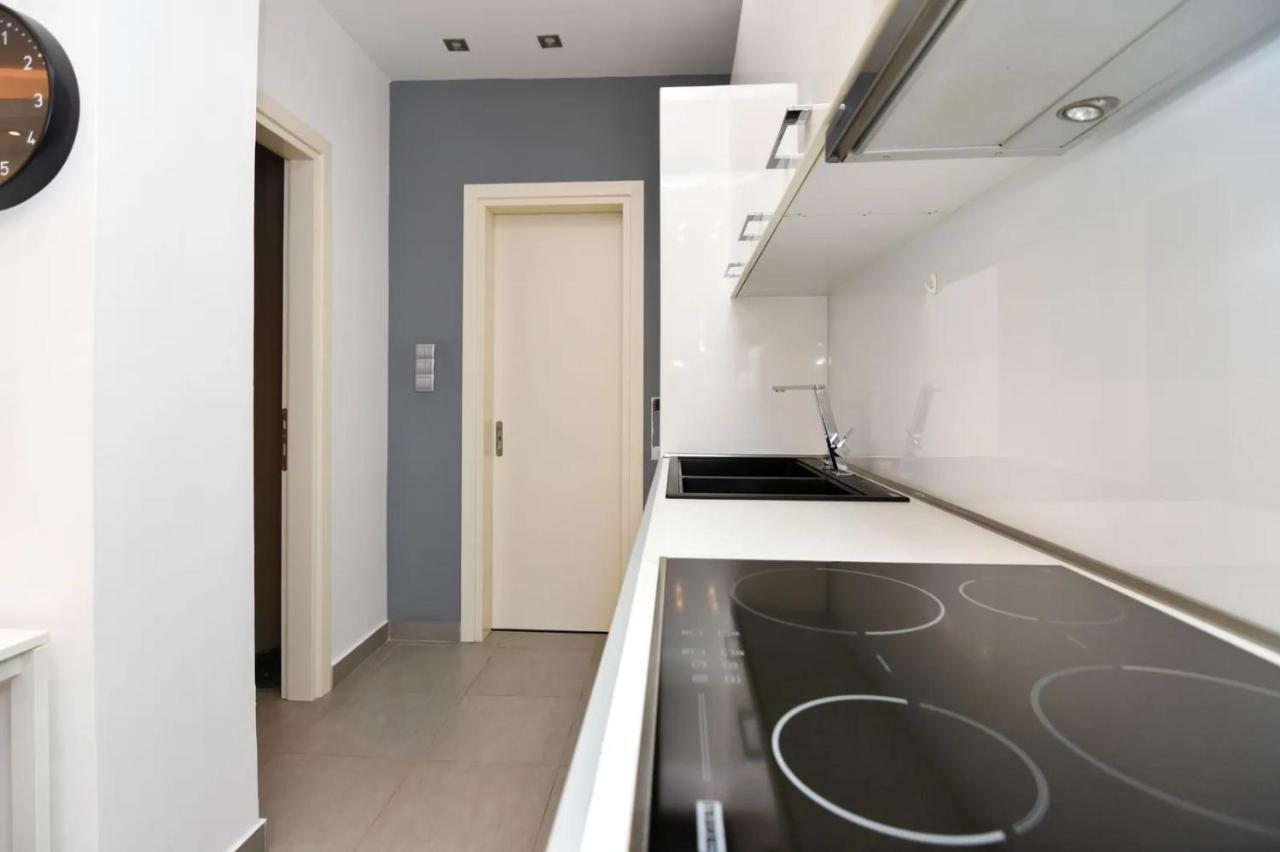 Excellent Apartment Luxuriously Renovated Лариса Екстериор снимка